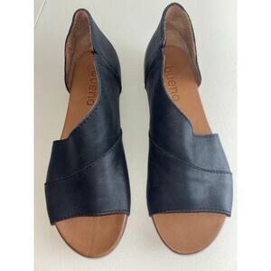 Bueno Leather Sandals – Women’s EU 40 (US 9–9.5)
Color: Black